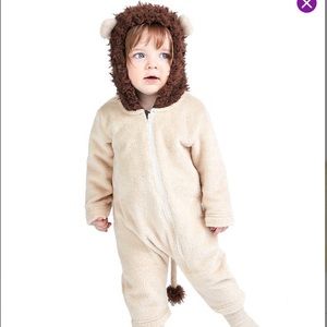 Adorable lion costume/pajamas, 3T